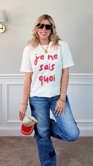 je ne sais quoi Graphic Comfort Color Tee