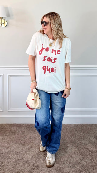 je ne sais quoi Graphic Comfort Color Tee