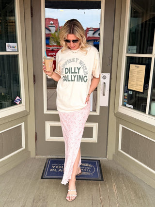 Dilly Dallying Graphic Comfort Color Tee - Limeberry Designs