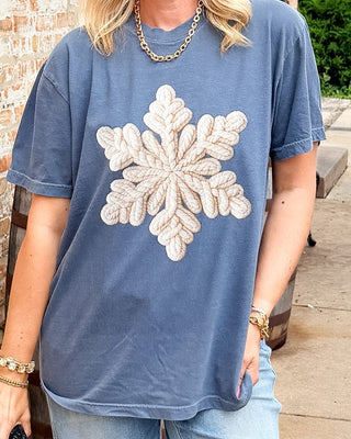 Snowflake shirt for women with knit-look print, no yarn and no embroidery