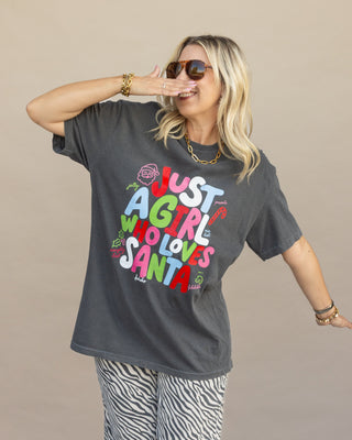 Just a Girl Who Loves Santa graphic tee in pepper