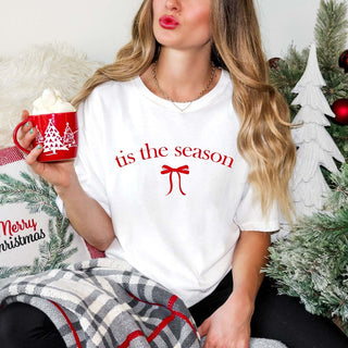 Tis The Season Red Bow Comfort Color Graphic Tee - Limeberry Designs